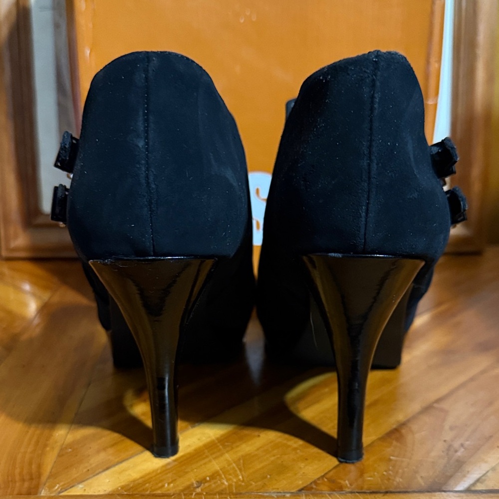 Stylish Black Women's Heels Suede Shoes Size 10 Med - Picture 7 of 10